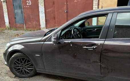Mercedes-Benz C-Класс, 2011 год, 700 000 рублей, 3 фотография