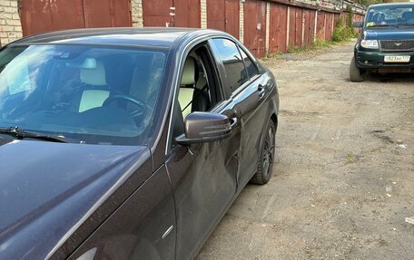 Mercedes-Benz C-Класс, 2011 год, 700 000 рублей, 9 фотография