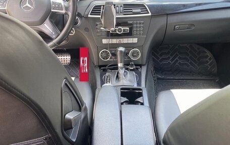 Mercedes-Benz C-Класс, 2011 год, 700 000 рублей, 15 фотография