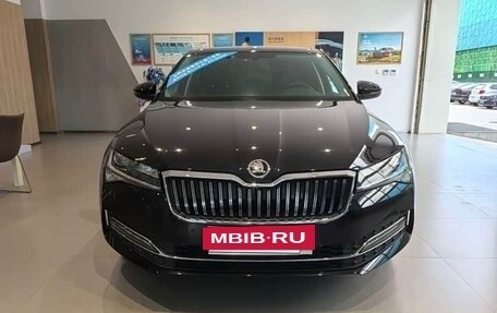Skoda Superb, 2024 год, 3 842 435 рублей, 2 фотография