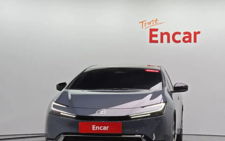 Toyota Prius IV XW50, 2023 год, 3 133 000 рублей, 2 фотография