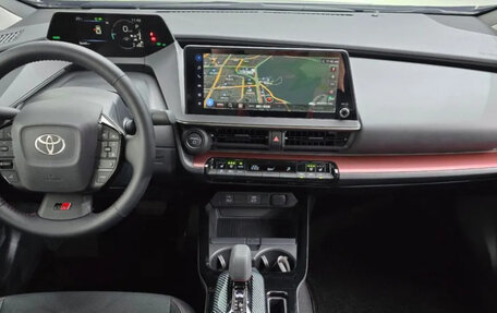 Toyota Prius IV XW50, 2023 год, 3 133 000 рублей, 7 фотография