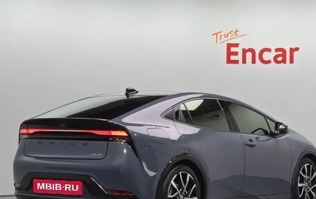 Toyota Prius IV XW50, 2023 год, 3 133 000 рублей, 4 фотография