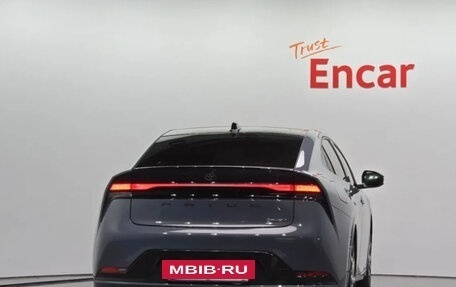 Toyota Prius IV XW50, 2023 год, 3 133 000 рублей, 3 фотография