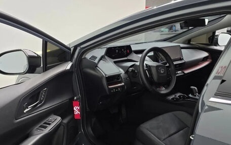Toyota Prius IV XW50, 2023 год, 3 133 000 рублей, 5 фотография
