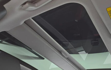 Toyota Prius IV XW50, 2023 год, 3 133 000 рублей, 11 фотография