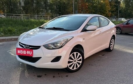 Hyundai Elantra V, 2013 год, 550 000 рублей, 2 фотография