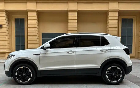 Volkswagen T-Cross I, 2022 год, 1 317 003 рублей, 3 фотография