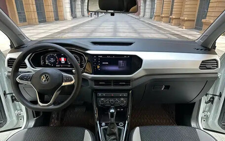 Volkswagen T-Cross I, 2022 год, 1 317 003 рублей, 8 фотография