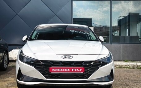 Hyundai Avante, 2021 год, 1 750 000 рублей, 2 фотография