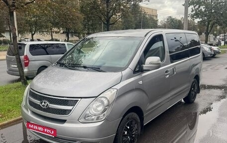 Hyundai Grand Starex Grand Starex I рестайлинг 2, 2014 год, 2 000 000 рублей, 2 фотография