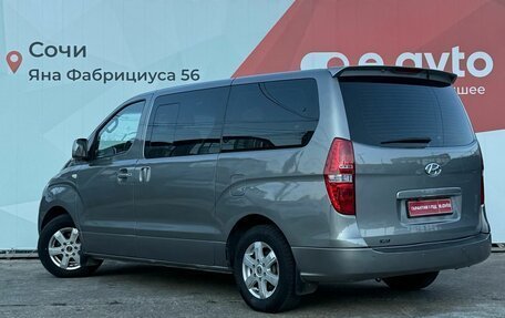 Hyundai Grand Starex Grand Starex I рестайлинг 2, 2011 год, 1 730 000 рублей, 4 фотография