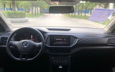 Volkswagen T-Cross I, 2023 год, 1 210 000 рублей, 8 фотография