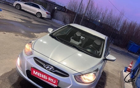 Hyundai Solaris II рестайлинг, 2011 год, 650 000 рублей, 1 фотография