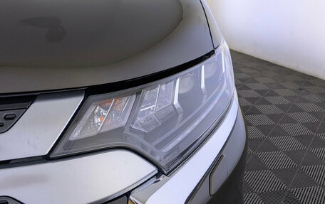 Mitsubishi Outlander III рестайлинг 3, 2021 год, 2 675 000 рублей, 11 фотография
