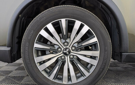 Mitsubishi Outlander III рестайлинг 3, 2021 год, 2 675 000 рублей, 12 фотография