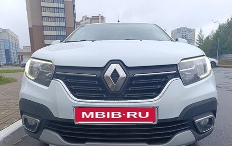 Renault Logan II, 2019 год, 950 000 рублей, 2 фотография
