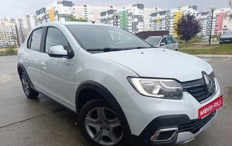 Renault Logan II, 2019 год, 950 000 рублей, 15 фотография