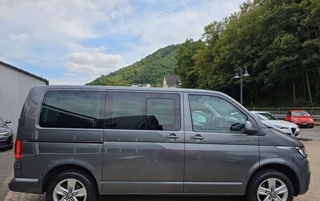 Volkswagen Caravelle T6 рестайлинг, 2022 год, 4 450 000 рублей, 3 фотография