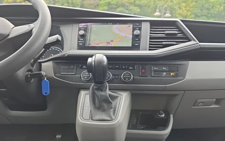 Volkswagen Caravelle T6 рестайлинг, 2022 год, 4 450 000 рублей, 10 фотография