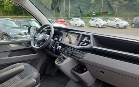 Volkswagen Caravelle T6 рестайлинг, 2022 год, 4 450 000 рублей, 8 фотография