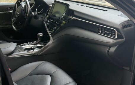 Toyota Camry, 2021 год, 3 200 000 рублей, 13 фотография