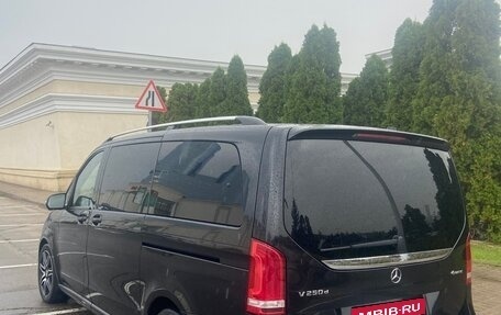 Mercedes-Benz V-Класс, 2018 год, 3 650 000 рублей, 5 фотография