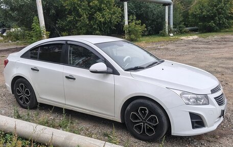 Chevrolet Cruze II, 2014 год, 800 000 рублей, 2 фотография