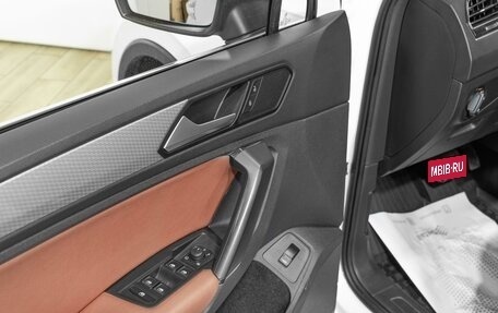 Volkswagen Tiguan II, 2021 год, 3 191 000 рублей, 12 фотография