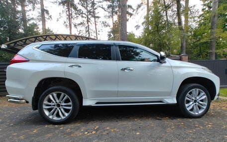 Mitsubishi Pajero Sport III рестайлинг, 2017 год, 2 200 000 рублей, 3 фотография