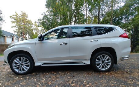 Mitsubishi Pajero Sport III рестайлинг, 2017 год, 2 200 000 рублей, 8 фотография