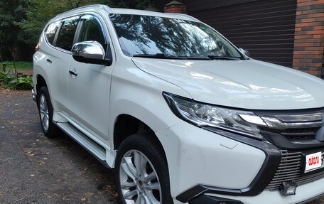 Mitsubishi Pajero Sport III рестайлинг, 2017 год, 2 200 000 рублей, 2 фотография