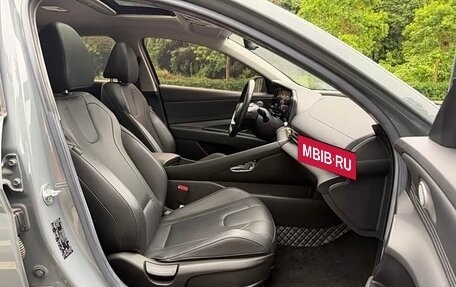 Hyundai Elantra, 2022 год, 1 240 000 рублей, 8 фотография