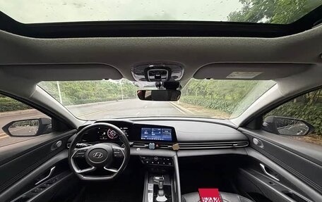 Hyundai Elantra, 2022 год, 1 240 000 рублей, 7 фотография