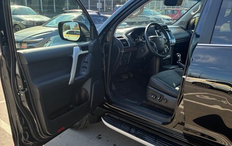 Toyota Land Cruiser Prado 150 рестайлинг 2, 2018 год, 4 650 000 рублей, 5 фотография