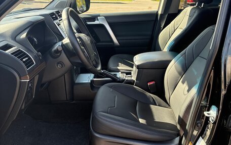 Toyota Land Cruiser Prado 150 рестайлинг 2, 2018 год, 4 650 000 рублей, 6 фотография