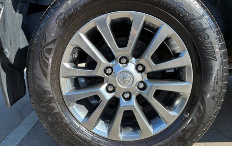 Toyota Land Cruiser Prado 150 рестайлинг 2, 2018 год, 4 650 000 рублей, 12 фотография