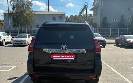 Toyota Land Cruiser Prado 150 рестайлинг 2, 2018 год, 4 650 000 рублей, 3 фотография