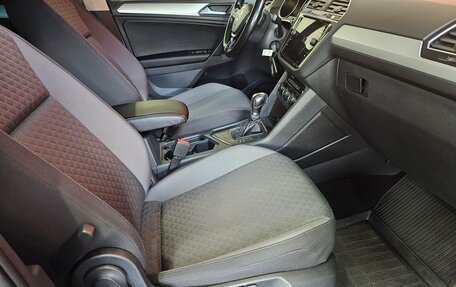 Volkswagen Tiguan II, 2019 год, 2 310 000 рублей, 10 фотография