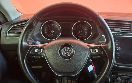 Volkswagen Tiguan II, 2019 год, 2 310 000 рублей, 13 фотография