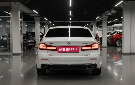 BMW 5 серия, 2022 год, 6 300 000 рублей, 6 фотография