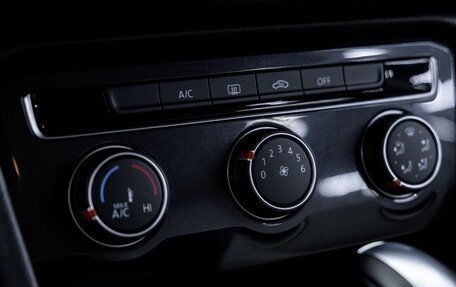Volkswagen Tiguan II, 2021 год, 3 350 000 рублей, 12 фотография