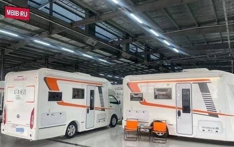 Toyota HiAce H200, 2018 год, 3 499 666 рублей, 3 фотография