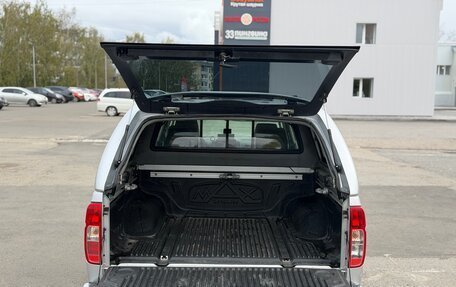 Nissan Navara (Frontier), 2007 год, 1 600 000 рублей, 7 фотография