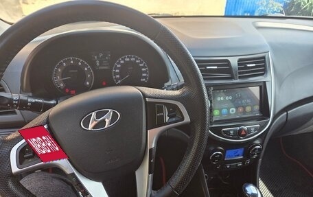 Hyundai Solaris II рестайлинг, 2011 год, 750 000 рублей, 8 фотография