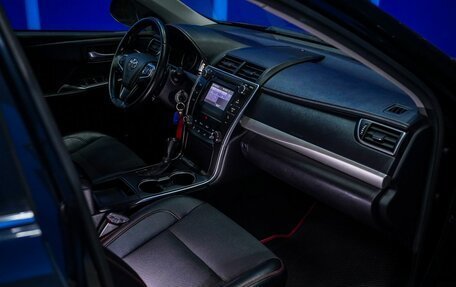 Toyota Camry, 2017 год, 1 580 000 рублей, 13 фотография