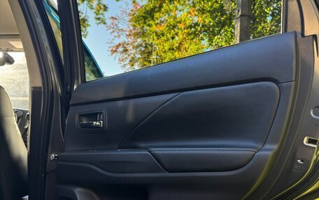Mitsubishi Outlander III рестайлинг 3, 2016 год, 1 750 000 рублей, 10 фотография