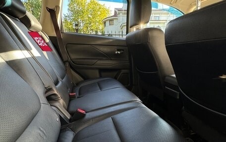 Mitsubishi Outlander III рестайлинг 3, 2016 год, 1 750 000 рублей, 8 фотография