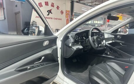 Hyundai Elantra, 2023 год, 1 520 000 рублей, 8 фотография