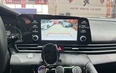 Hyundai Elantra, 2023 год, 1 520 000 рублей, 14 фотография